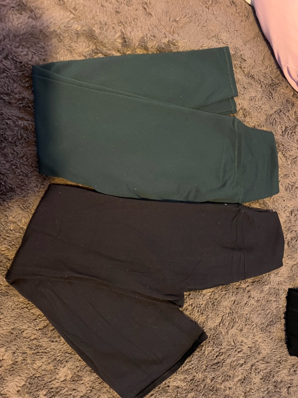 ALO Yoga Leggings Duo in Forest Green and Black